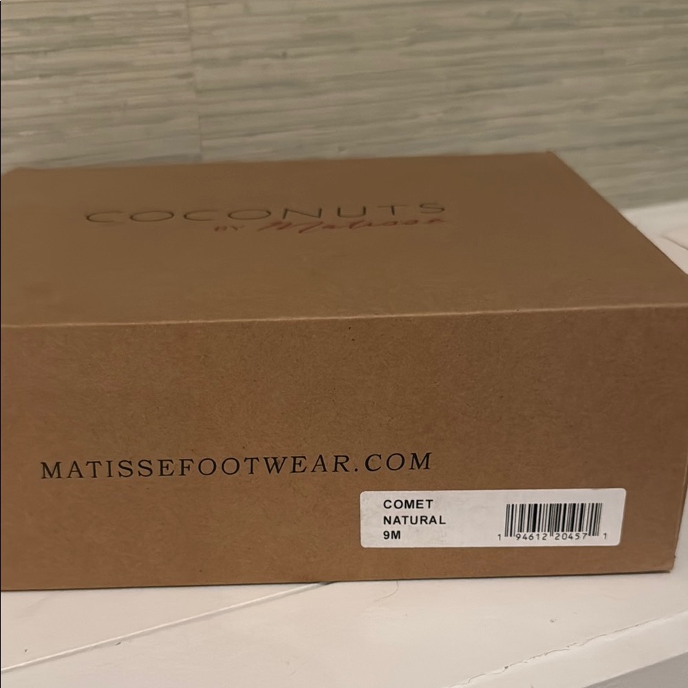 THE MOST COMFORTABLE BRAND NEW ANKLE BOOTIES by Coconuts by Matisse! - Picture 3 of 5